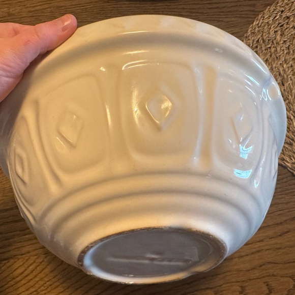 Mason Cash 2.85 Quart Mixing Bowl - Cream - Picture 5 of 6